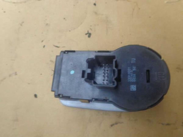 COMMODO OPEL CORSA D ( PHARE UNIQUEMENT ) - Vue 2